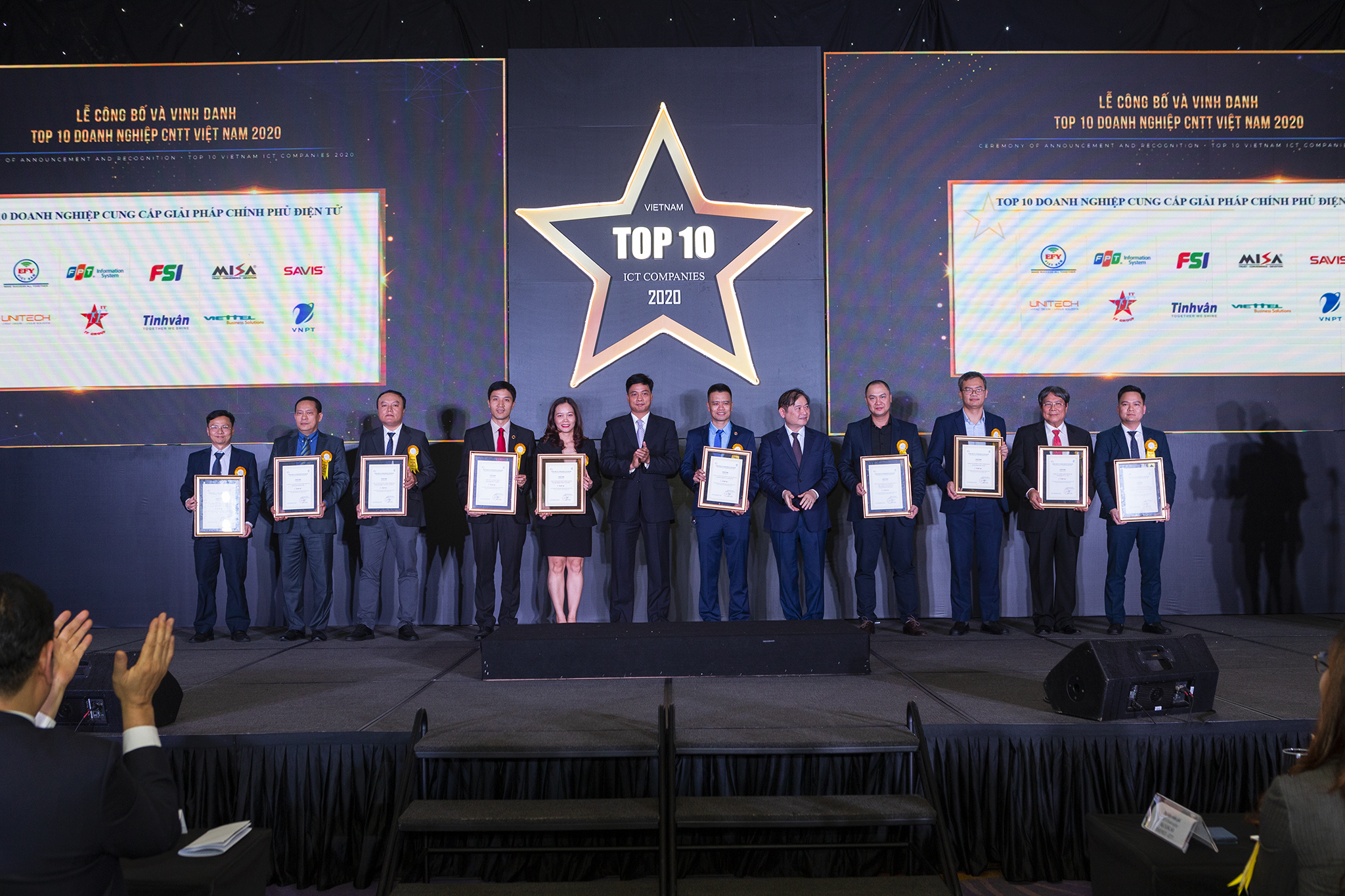 Unitech được vinh danh Top 10 doanh nghiệp cung cấp giải pháp chính phủ điện tử hàng đầu Việt Nam
